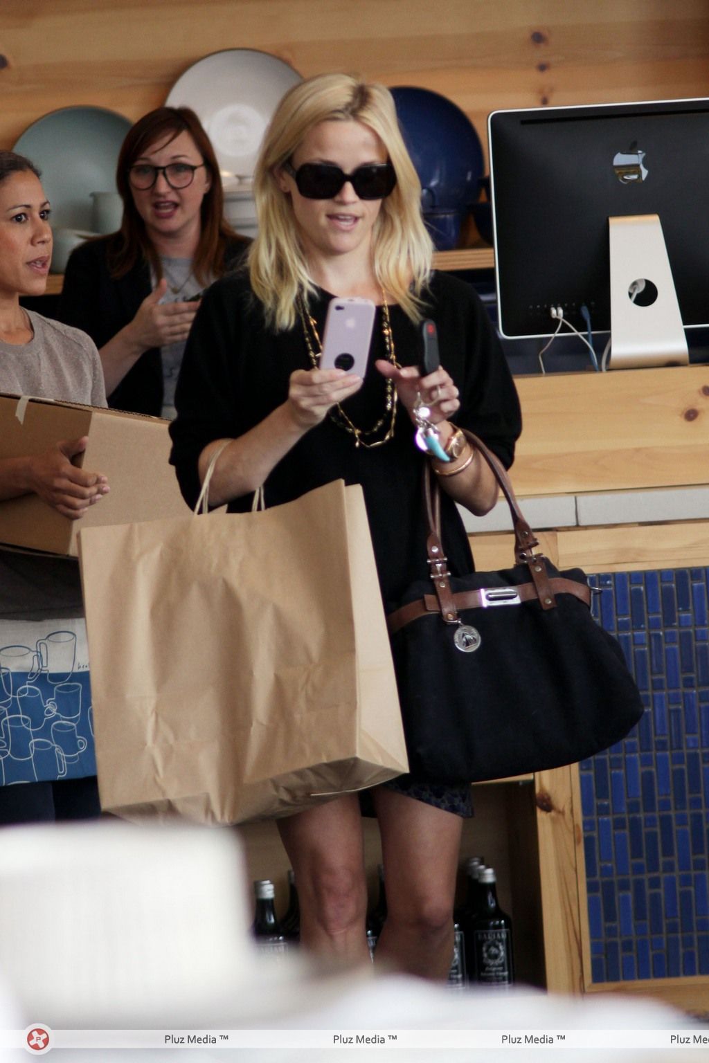 Reese Witherspoon out shopping in West Hollywood | Picture 107082